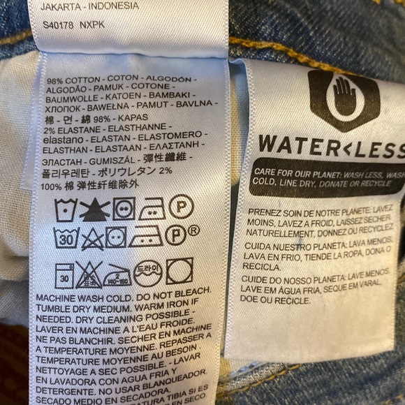 NWT Levi’s High Waisted Tapered Jeans in FYI in Size 23 x 27 - Picture 16 of 16